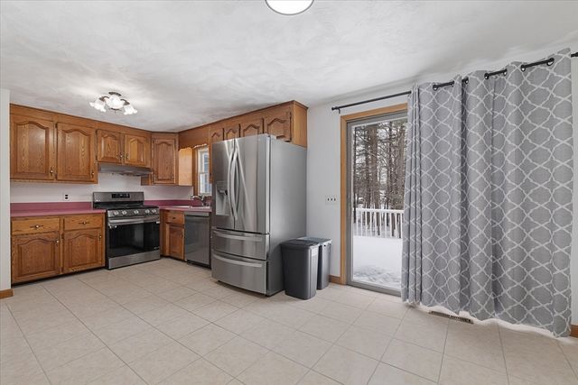 8 Barry Drive, Chelmsford, MA 01863