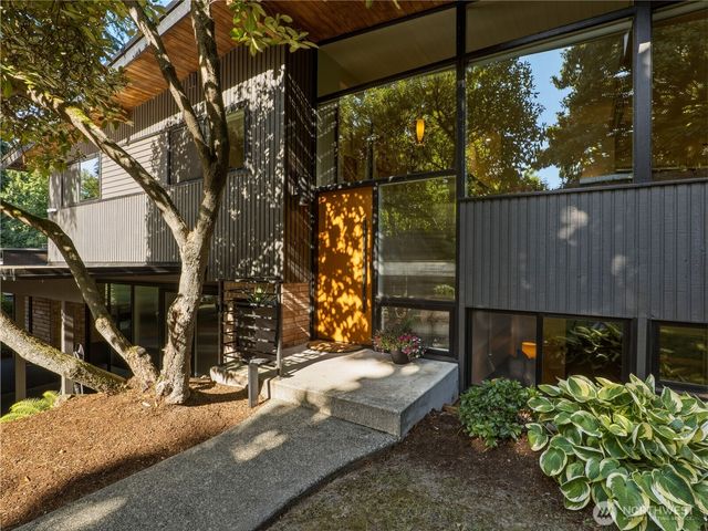 17128 2nd Avenue SW, Normandy Park, WA 98166