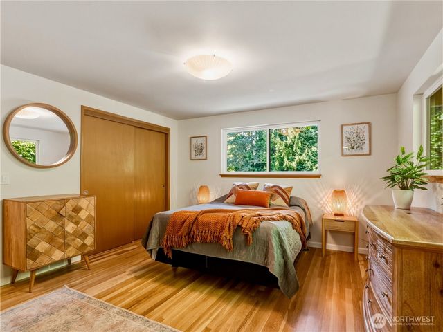 17128 2nd Avenue SW, Normandy Park, WA 98166