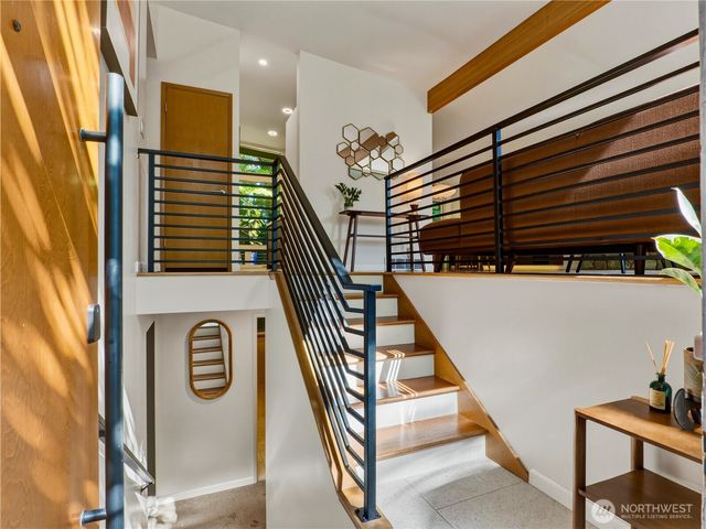 17128 2nd Avenue SW, Normandy Park, WA 98166