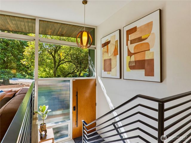 17128 2nd Avenue SW, Normandy Park, WA 98166