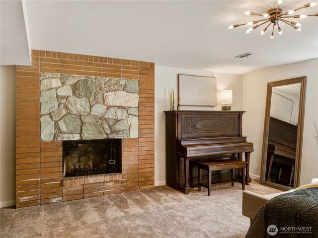 17128 2nd Avenue SW, Normandy Park, WA 98166
