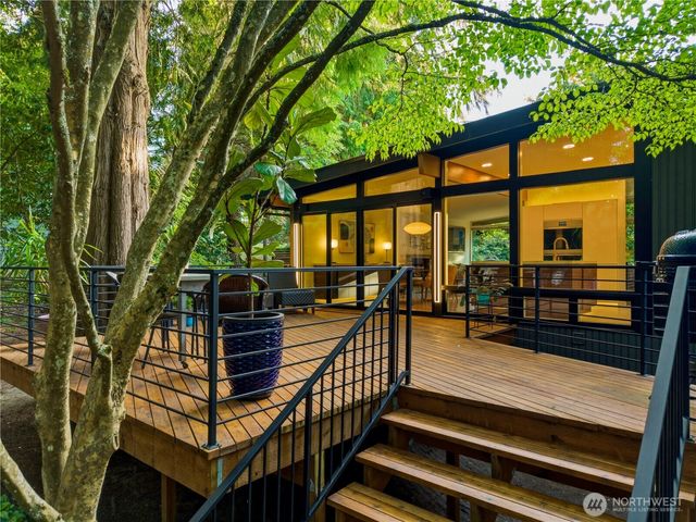 17128 2nd Avenue SW, Normandy Park, WA 98166