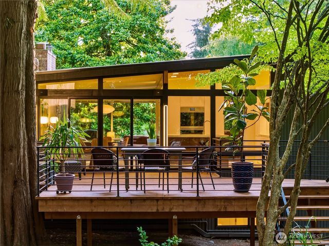 17128 2nd Avenue SW, Normandy Park, WA 98166