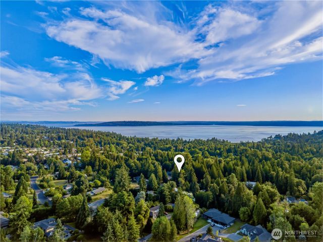 17128 2nd Avenue SW, Normandy Park, WA 98166