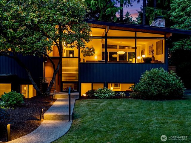 17128 2nd Avenue SW, Normandy Park, WA 98166