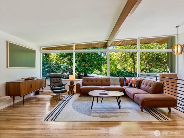 17128 2nd Avenue SW, Normandy Park, WA 98166