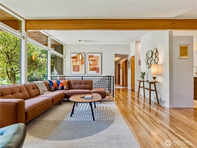 17128 2nd Avenue SW, Normandy Park, WA 98166