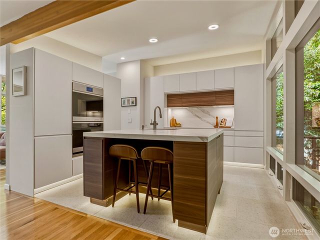 17128 2nd Avenue SW, Normandy Park, WA 98166