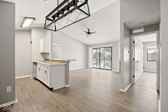 4250 Village Parkway Circle E 6, Indianapolis, IN 46254