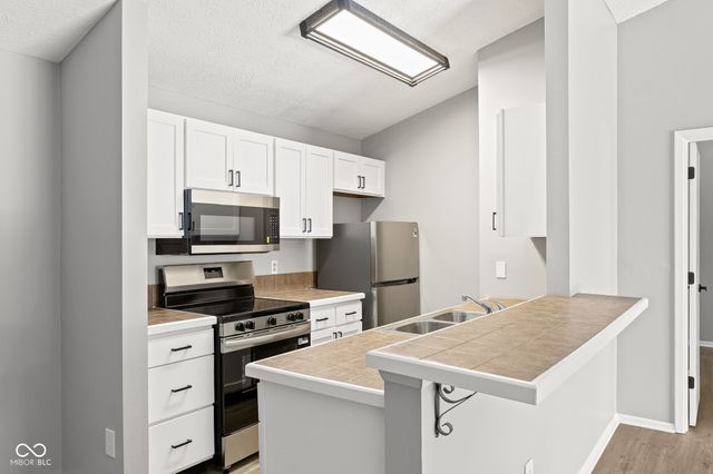 4250 Village Parkway Circle E 6, Indianapolis, IN 46254