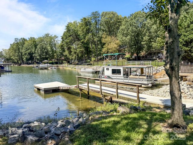 21300 Sandy Cove Road, Cornelius, NC 28031