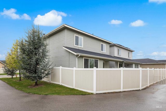 2068 W Bella Lane, Nampa, ID 83651