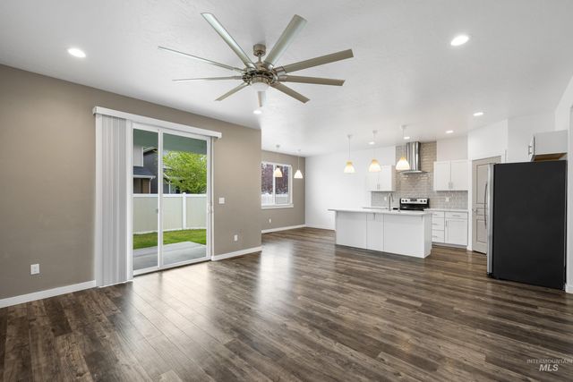 2068 W Bella Lane, Nampa, ID 83651