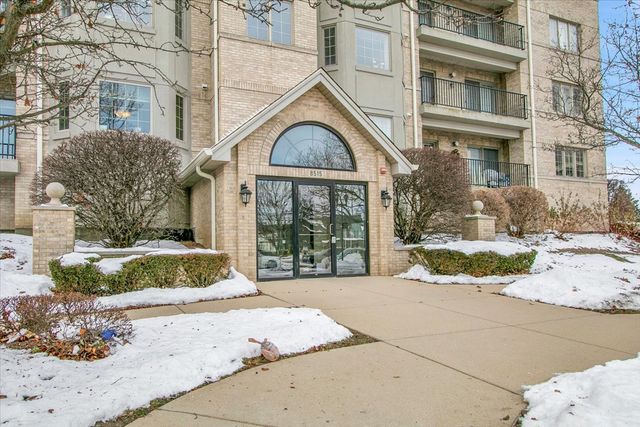 8515 Woodward Avenue 303, Woodridge, IL 60517