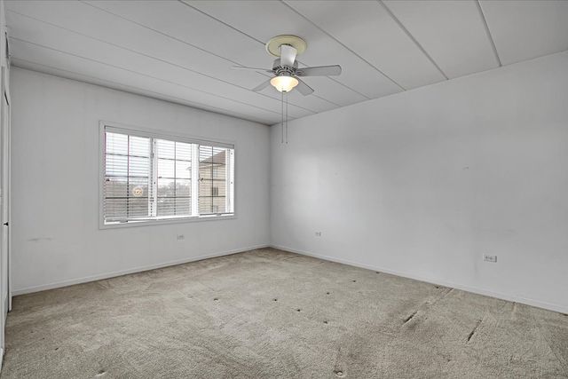 8515 Woodward Avenue 303, Woodridge, IL 60517