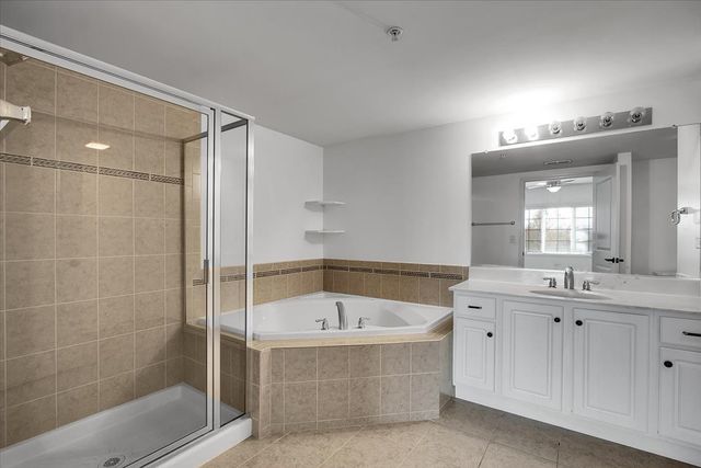 8515 Woodward Avenue 303, Woodridge, IL 60517