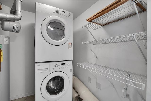 8515 Woodward Avenue 303, Woodridge, IL 60517