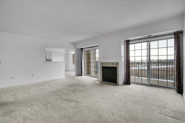 8515 Woodward Avenue 303, Woodridge, IL 60517