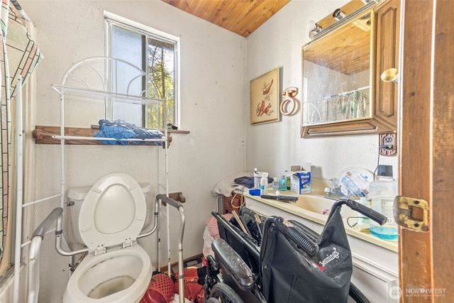 1310 NE Collins Lake Drive, Tahuya, WA 98588