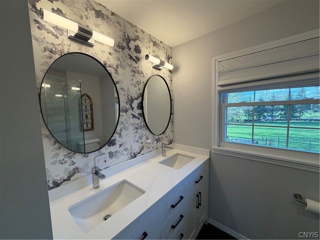 4901 Edgeworth Drive, Manlius, NY 13104