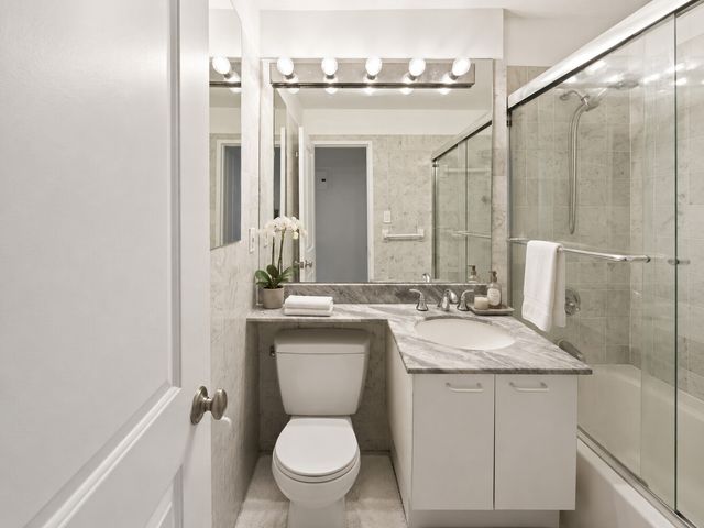 225 E 57th St Apt 4M, New York City, NY 10022