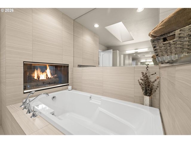 1735 Ne 169TH Ave, Portland, OR 97230
