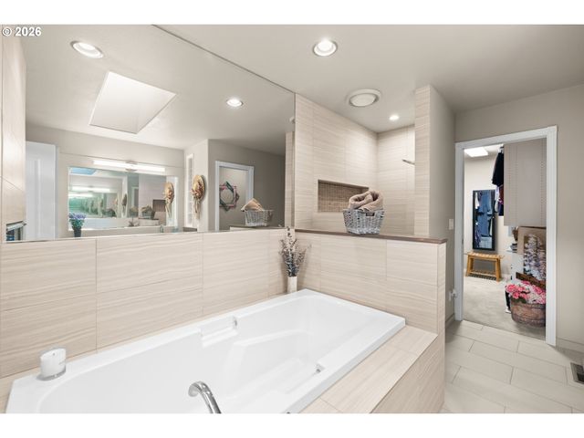 1735 Ne 169TH Ave, Portland, OR 97230
