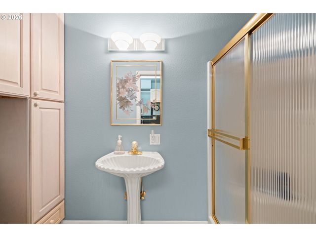 1735 Ne 169TH Ave, Portland, OR 97230