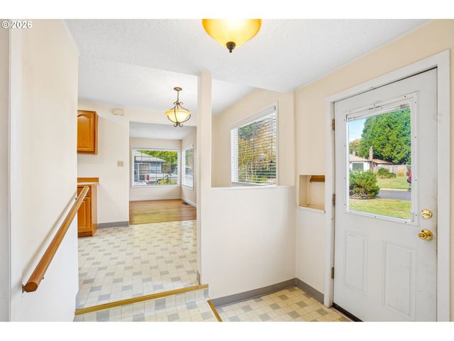 720 Se 7TH St, Gresham, OR 97080