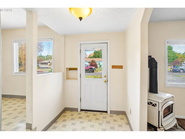 720 Se 7TH St, Gresham, OR 97080