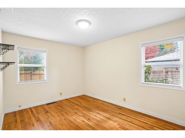 720 Se 7TH St, Gresham, OR 97080