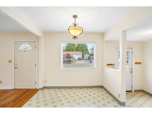 720 Se 7TH St, Gresham, OR 97080