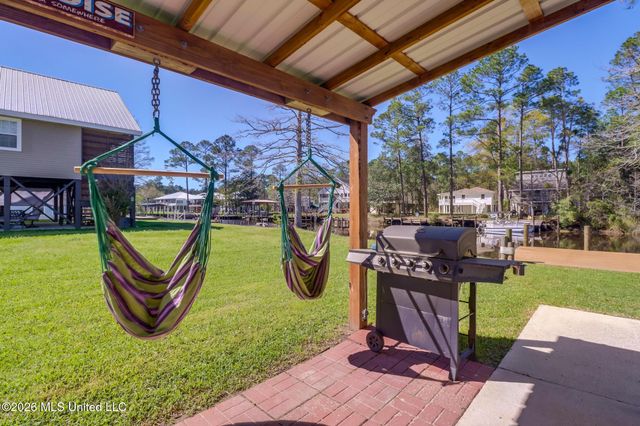 6110 Kiowa Street, Kiln, MS 39556