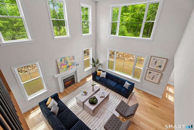 9 Twin Valley Road, East Lyme, CT 06333