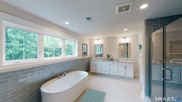 9 Twin Valley Road, East Lyme, CT 06333