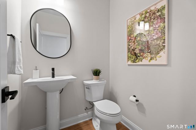 9 Twin Valley Road, East Lyme, CT 06333