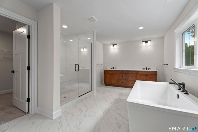 9 Twin Valley Road, East Lyme, CT 06333