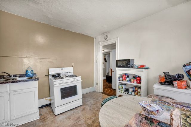 2127 W 100th Street, Cleveland, OH 44102