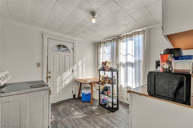 2127 W 100th Street, Cleveland, OH 44102