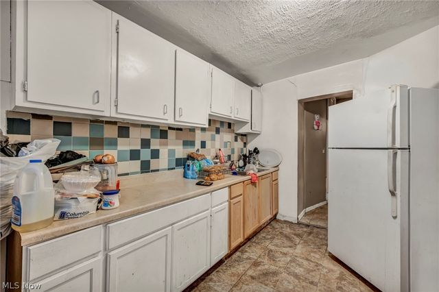 2127 W 100th Street, Cleveland, OH 44102