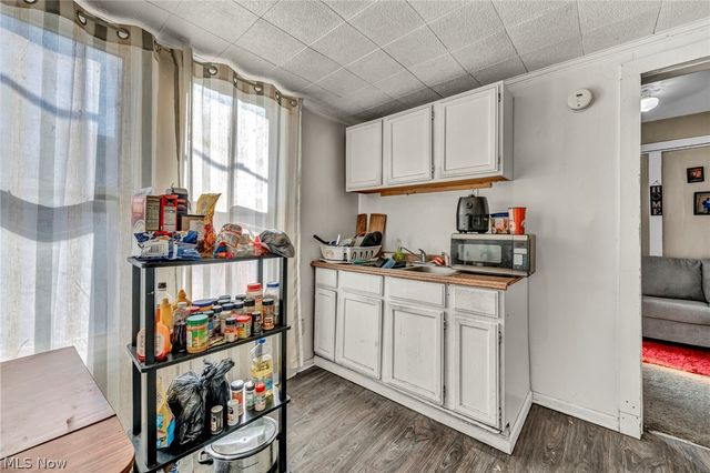 2127 W 100th Street, Cleveland, OH 44102