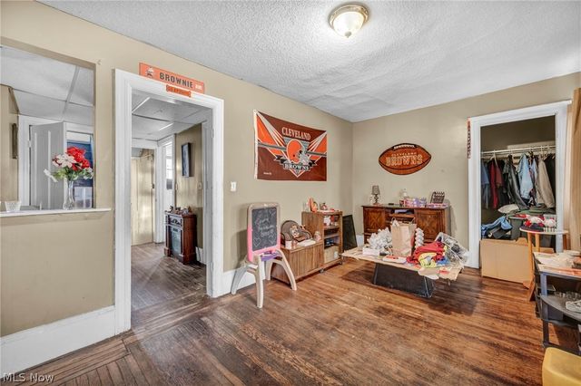 2127 W 100th Street, Cleveland, OH 44102