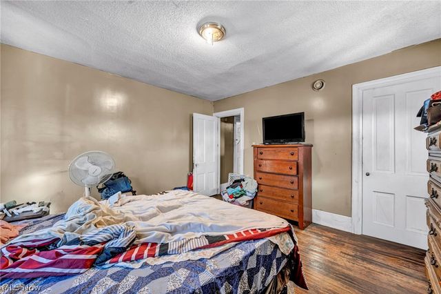 2127 W 100th Street, Cleveland, OH 44102