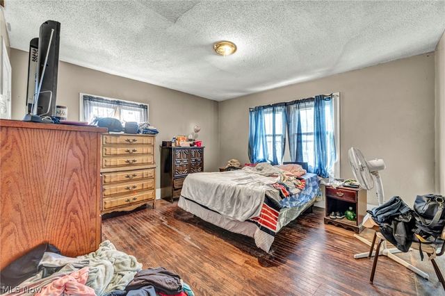 2127 W 100th Street, Cleveland, OH 44102