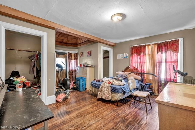 2127 W 100th Street, Cleveland, OH 44102