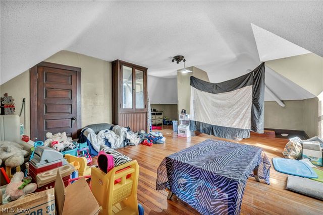 2127 W 100th Street, Cleveland, OH 44102