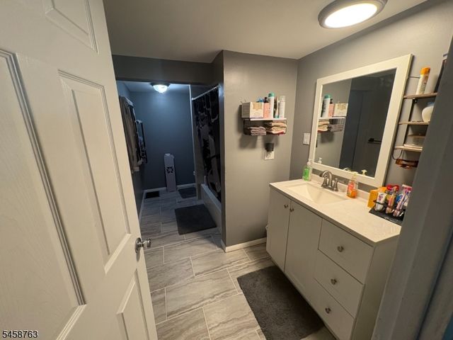 65 Upper Lake Dr, Wantage Twp., NJ 07461