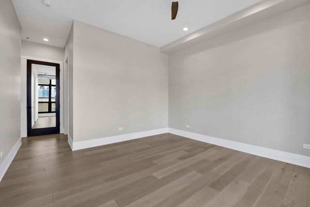 23 N Green Street 303, Chicago, IL 60607
