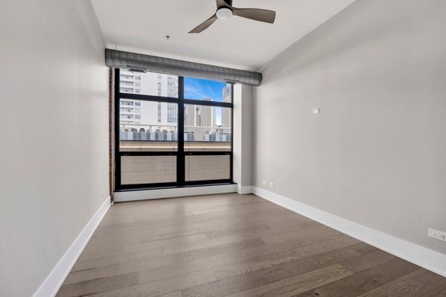 23 N Green Street 303, Chicago, IL 60607